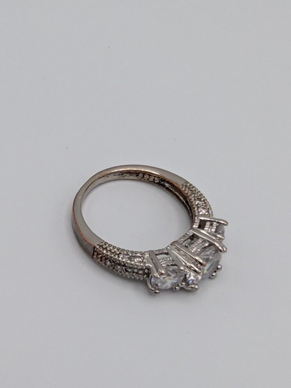 Vintage S925 Silver 3 Stone CZ Travel Ring Pave Accents Size 6.75 7 - Picture 9 of 11